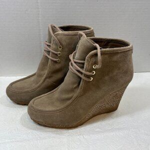 Pair Michael Kors Rory Wedge Sand Taupe Suede Lace Up Platform Booties 7M EUC